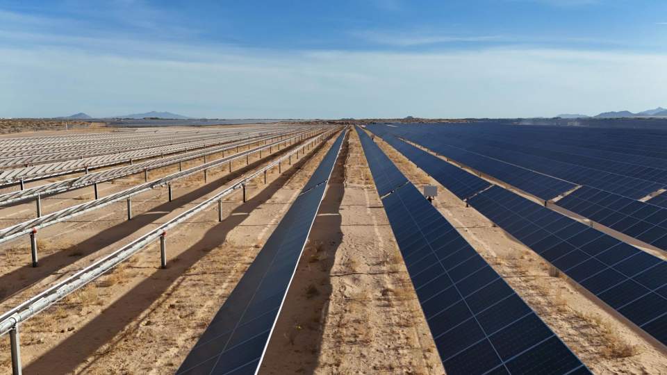 Avanza Gobierno de Sonora en la construcción de planta fotovoltaica en Puerto Peñasco